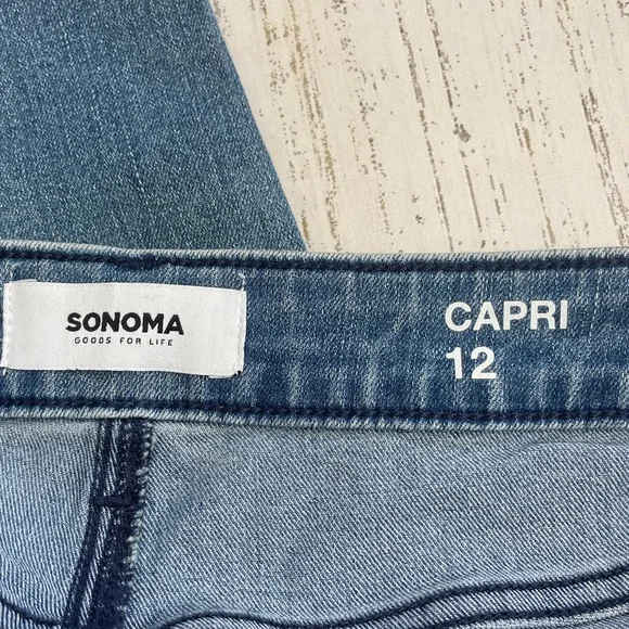 Sonoma Embroidered Mid Rise Capri/Cropped Jeans, size 12, NWT - Picture 10 of 16